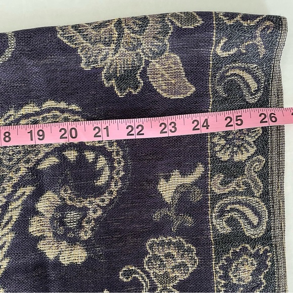 Elegant Reversible Paisley Pashmina Scarf with Fringe Tassels - Picture 5 of 7